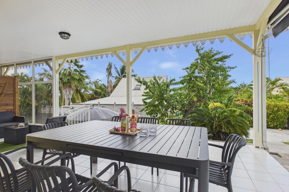 location villa 6 personnes  - table extérieure